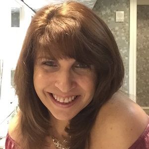 Meet your Posher, Debbie